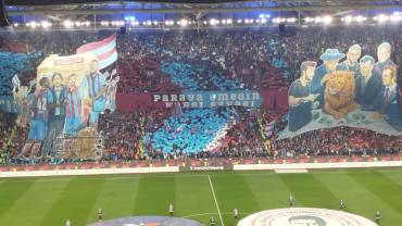 TRABZONSPOR TARAFTARINDAN MÜTHİŞ KOREOGRAFİ... UĞURCAN'A FLAŞ GÖNDERME!