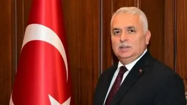 TRABZON'UN ESKİ VALİSİ GÖREVDEN ALINDI