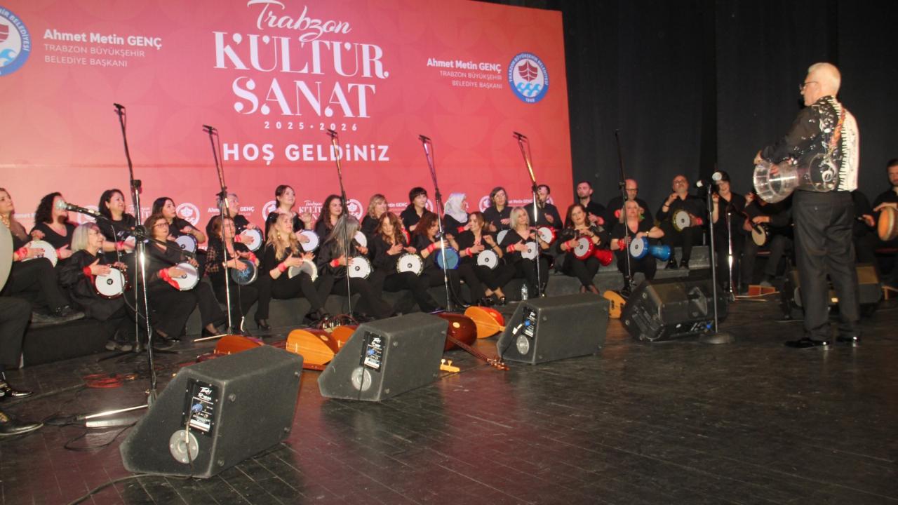 TRABZON’UN İLK RİTİM GRUBU AYAKTA ALKIŞLANDI
