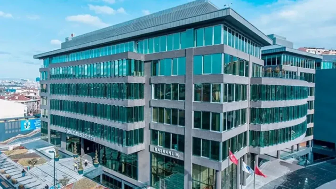 ÜSKÜDAR BELEDİTESİ'NE OPERASYON: 20 GÖZALTI