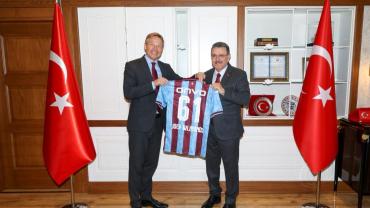 BÜYÜKELÇİ WİJNANDS’TAN BAŞKAN GENÇ'E ZİYARET