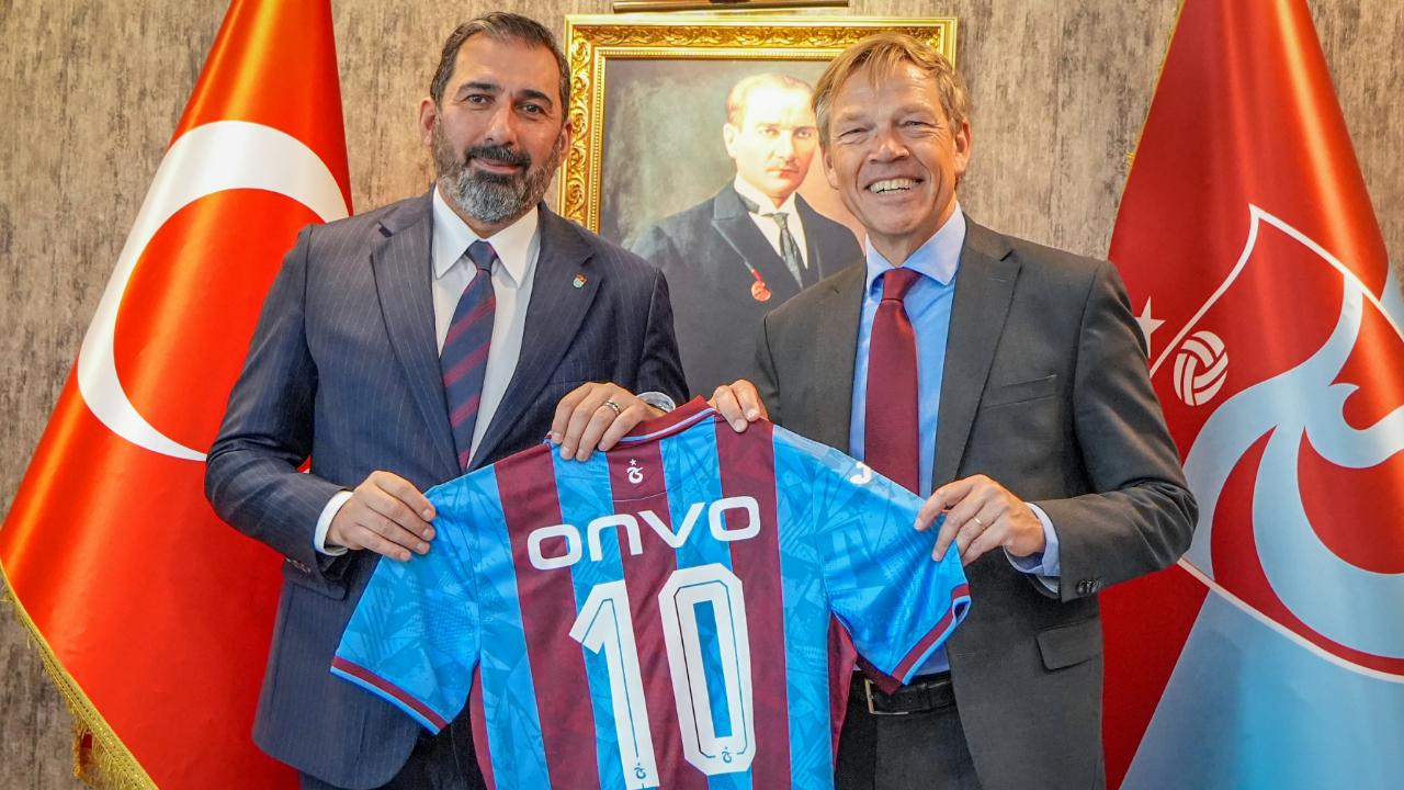 BÜYÜKELÇİ WİJNANDS'TAN TRABZONSPOR'A ÖVGÜ