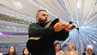 KARADENİZ’İN AVRUPA’DAKİ SESİ: TULUMCU KADİR