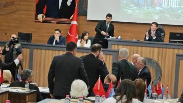 ORTAHİSAR BELEDİYE MECLİSİ KARIŞTI... REŞADİYE KAVŞIĞI TANSİYONU YÜKSELTTİ!