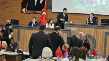 ORTAHİSAR BELEDİYE MECLİSİ KARIŞTI... REŞADİYE KAVŞIĞI TANSİYONU YÜKSELTTİ!