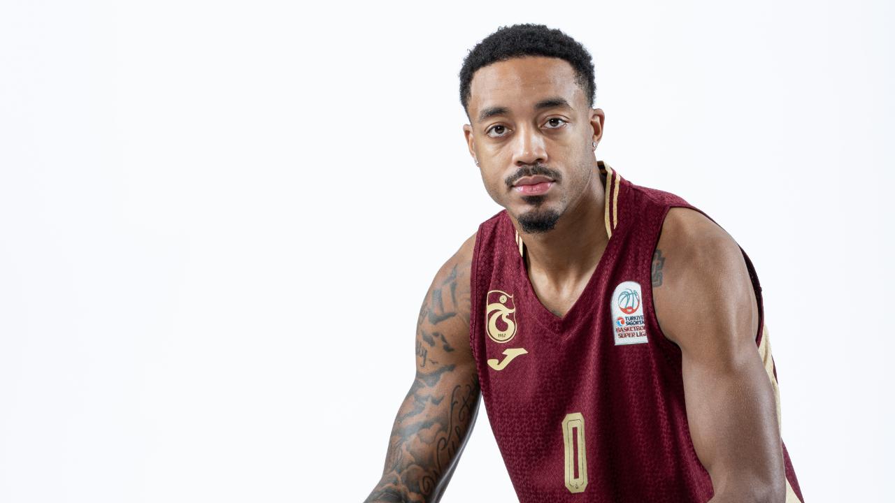 TRABZONSPOR'UN YILDIZ İSMİ REED'TEN TARAFTARA ÖVGÜ!