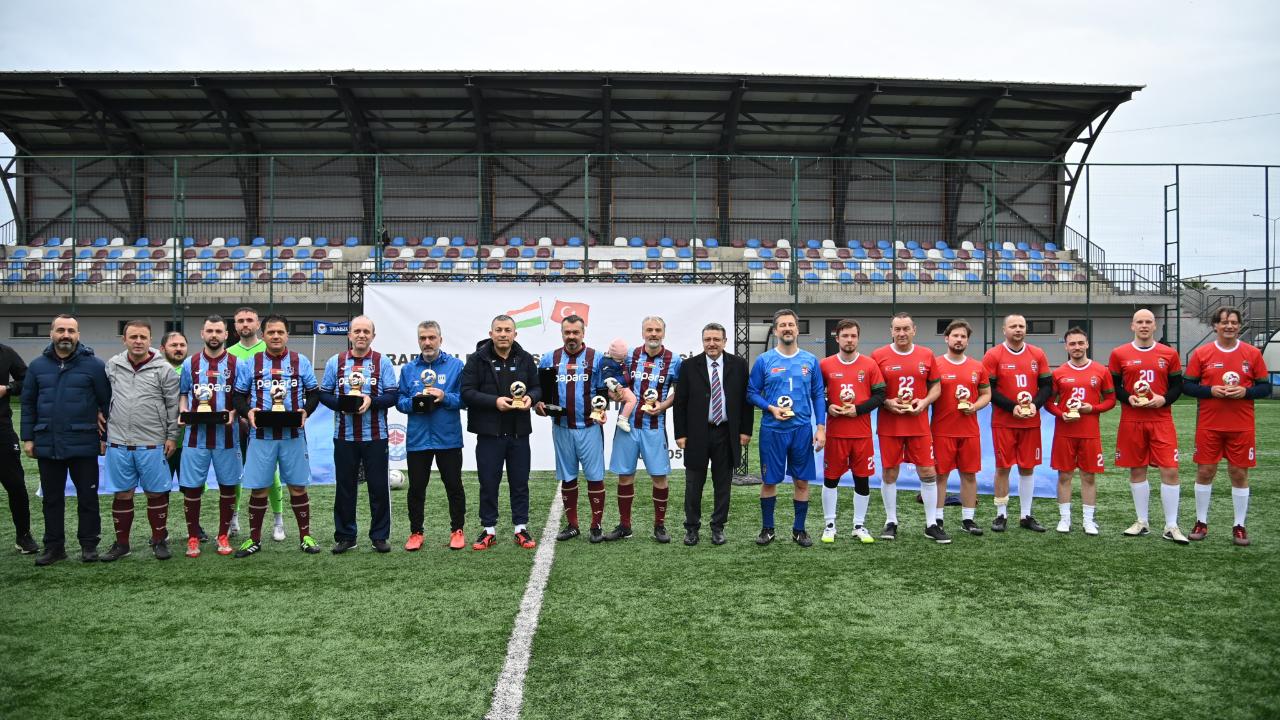 TÜRKİYE İLE MACARİSTAN ARASINDA MAÇTA DOSTLUK KAZANDI
