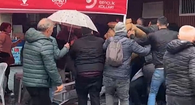 TRABZON'DA CHP'Lİ GENÇ BIÇAKLI SALDIRIYA UĞRADI... İŞTE O GÖRÜNTÜLER... 